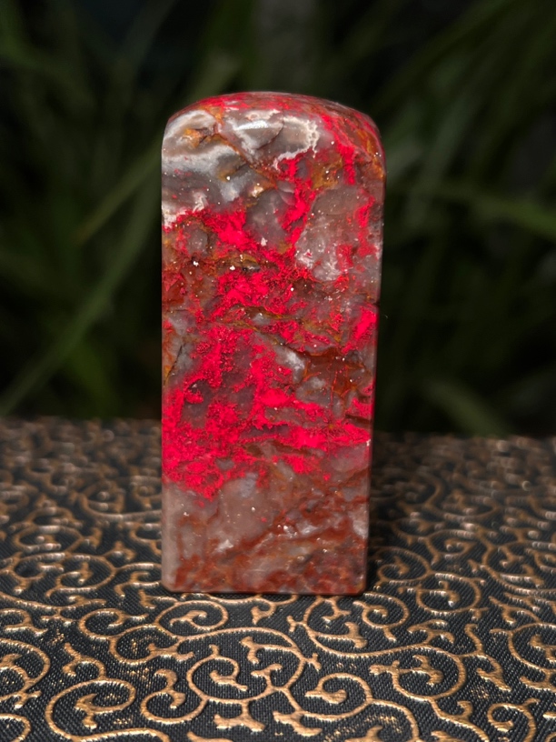 昌化鸡血石、软钢地质、尺寸2.3x2.3x5.7