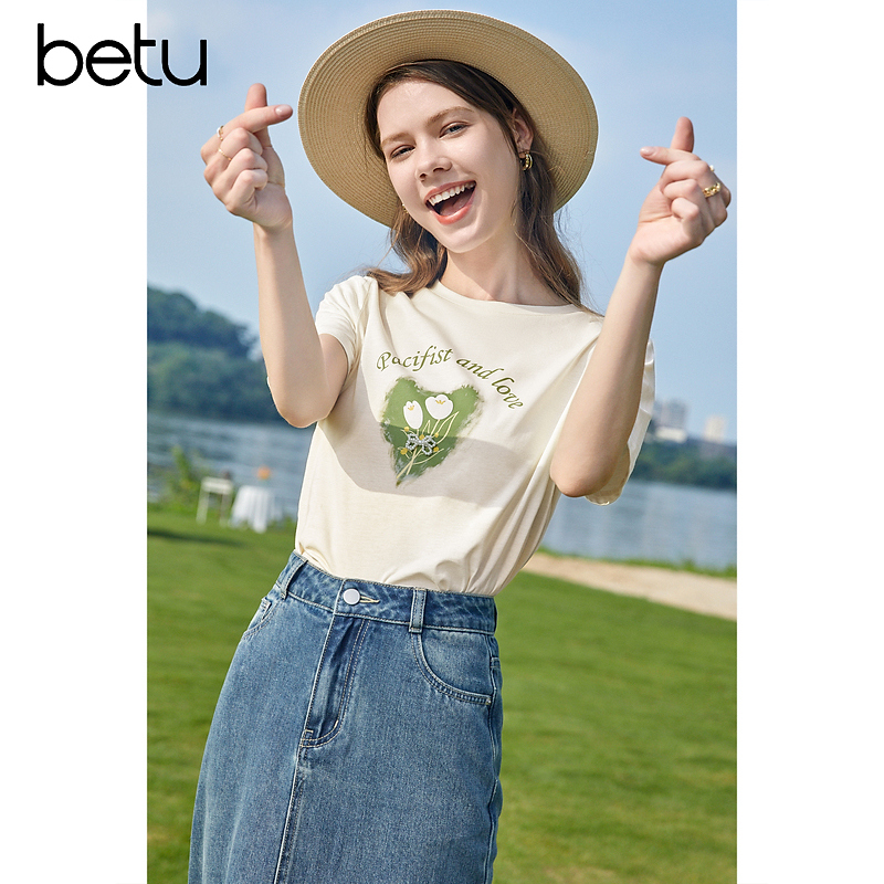Betu/百图【欧若风】2025年夏季印花圆领简约休闲百搭T恤2307T25
