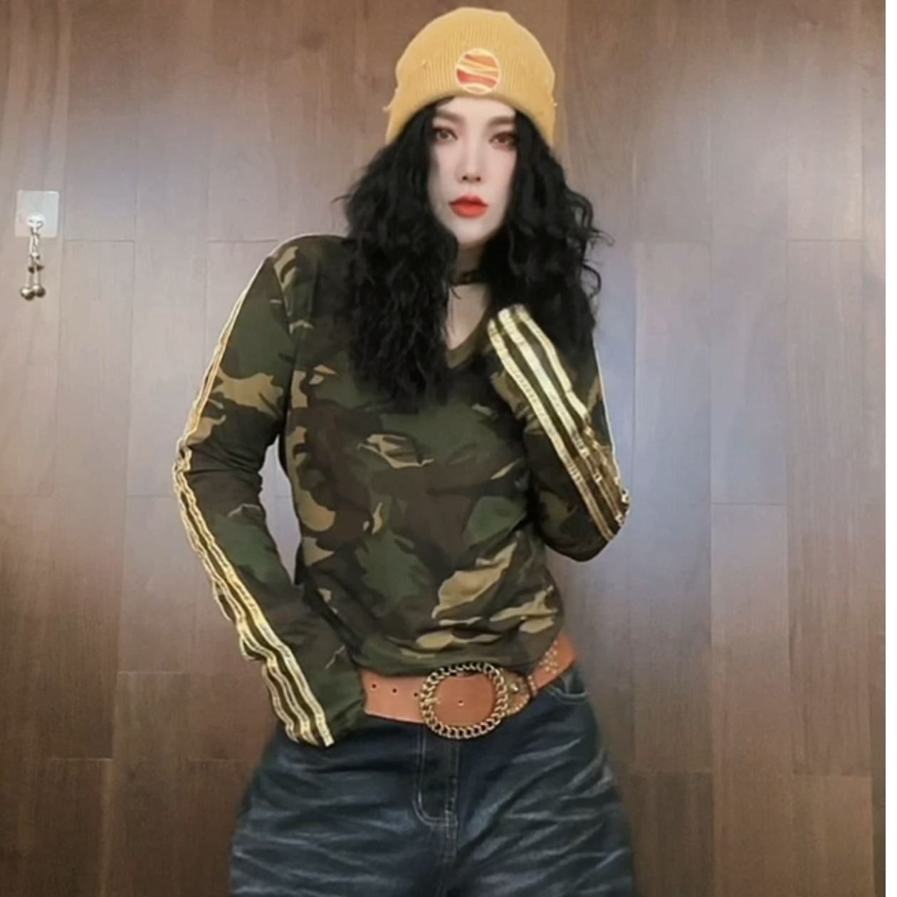 2025原创定制四季款迷彩v领T恤