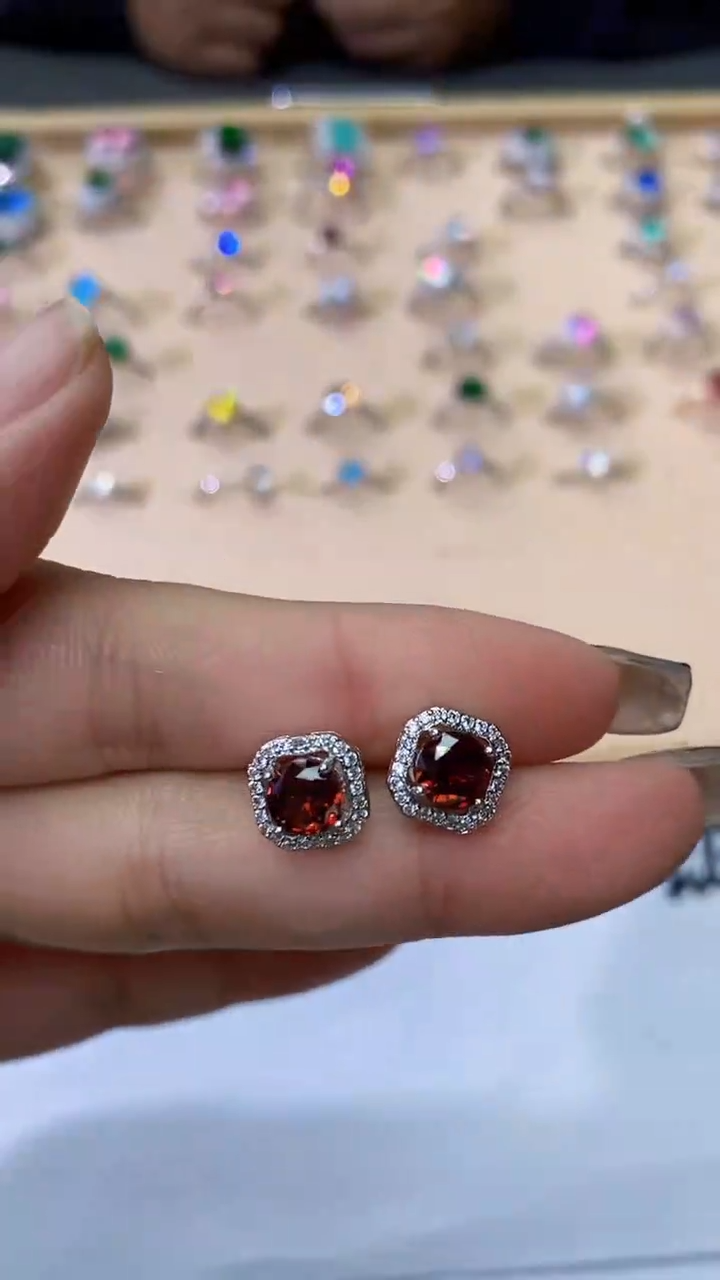 【闪购商品】烟晶耳饰未镶嵌红宝石耳钉