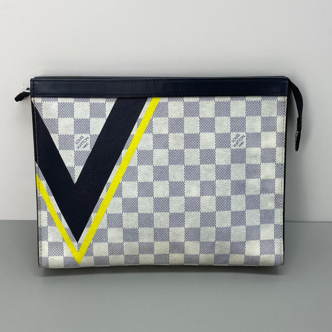 95新 LouisVuitton/路易威登 白棋盘格限量手拿包 尺寸26/20 休闲