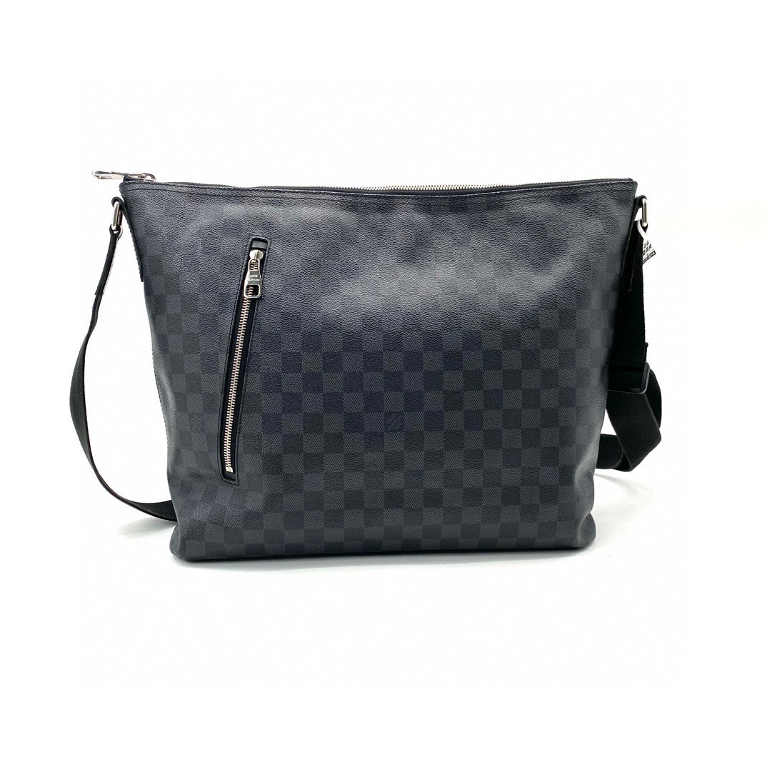 95新 LouisVuitton/路易威登 黑棋盘格单肩斜挎包45/33活动价