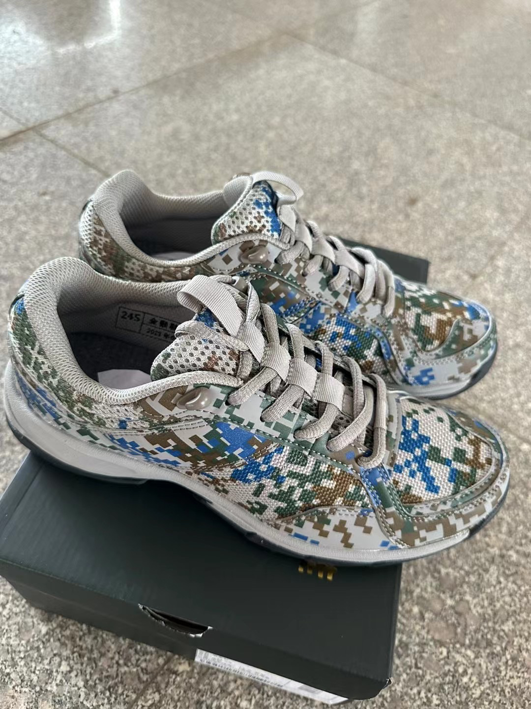 金猴作训鞋耐磨舒适跑步登山训练鞋超轻迷彩