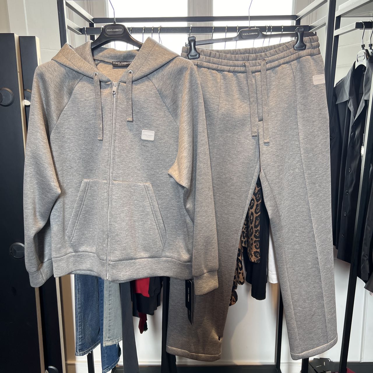 【CC在欧洲】  D....G  新款   男士新款灰色休闲套装