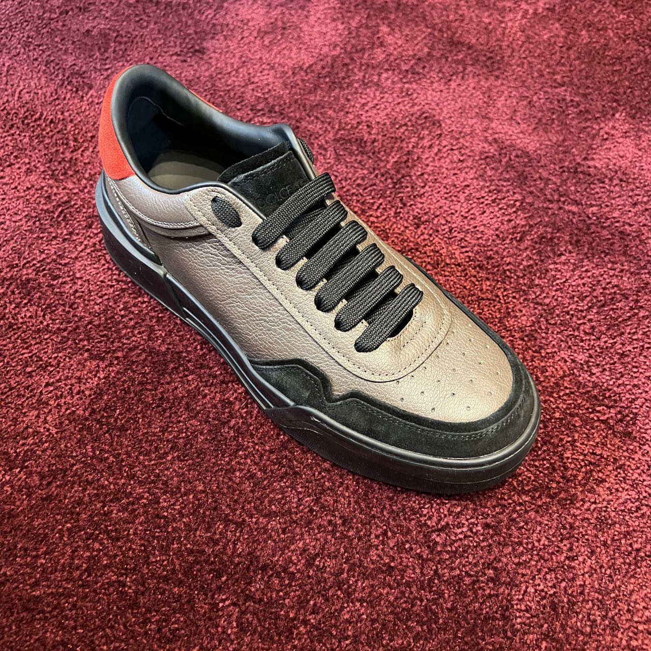 【CC在欧洲】D.....G 新款  男士黑灰色板鞋