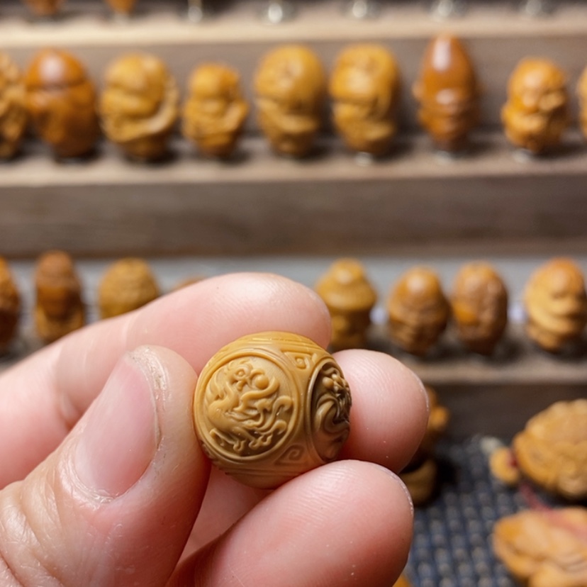 【闪购商品】橄榄核吊坠D*J猴头