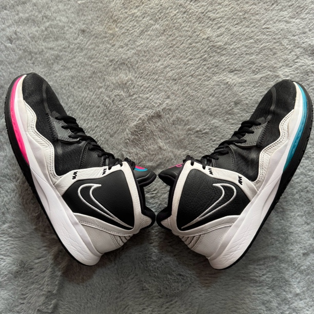 42.5码 Nike 欧文8鸳鸯 90新带原盒 鞋底磨损小鞋面新 中古篮球鞋