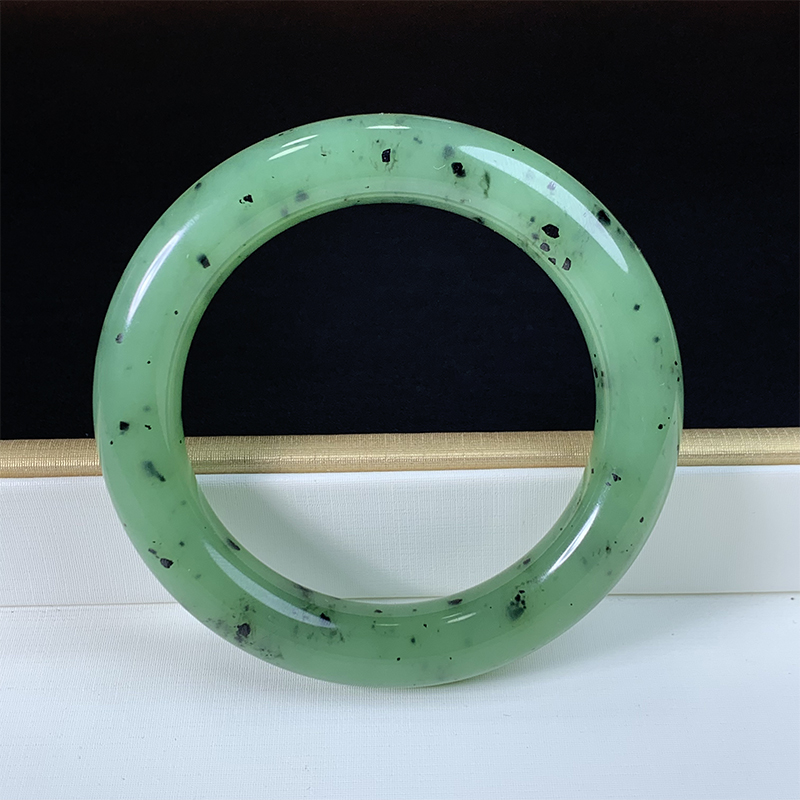 天然和田玉碧玉乌兰海碧玉手镯57圈口胖圆条手镯