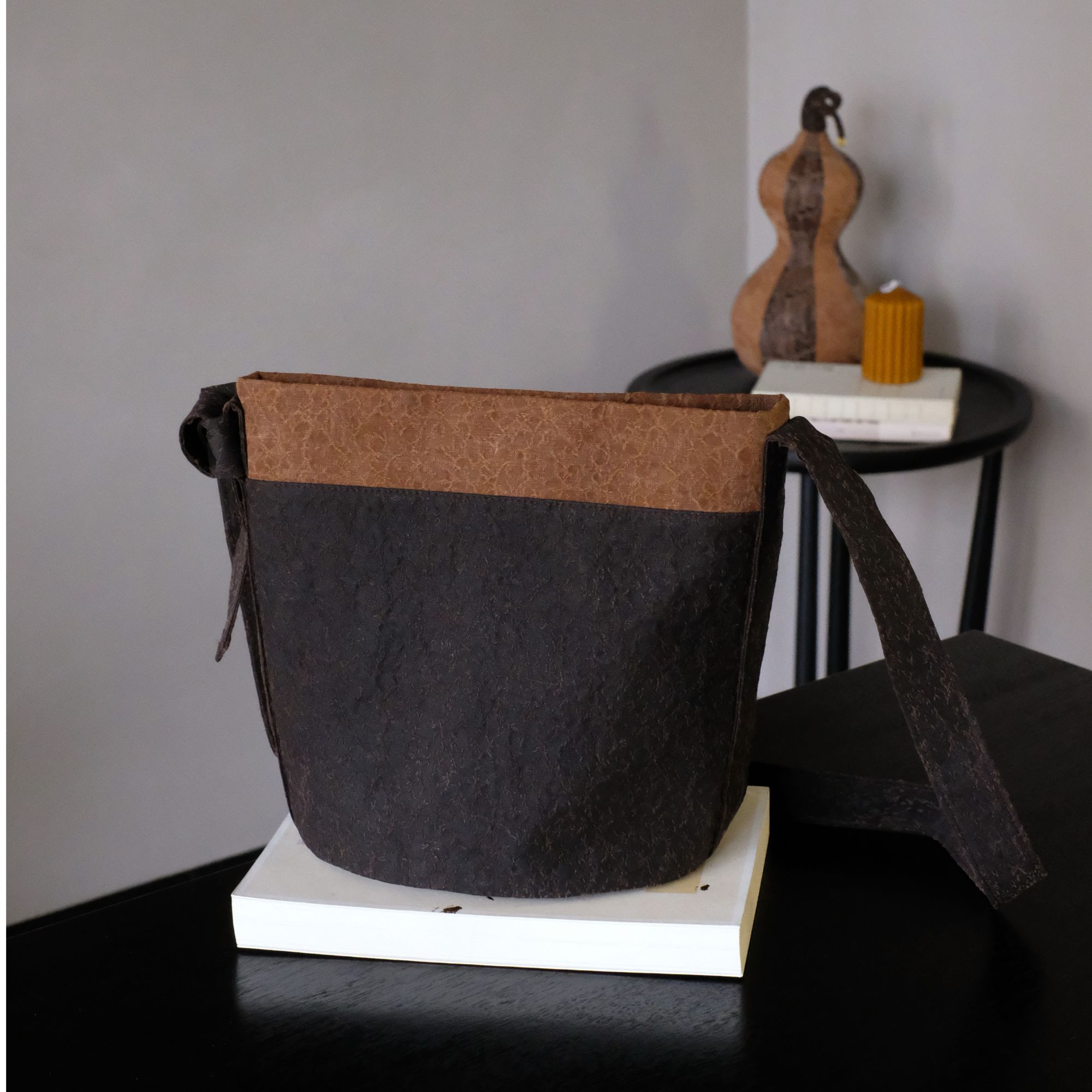 慢蓝香云纱双色拼接香云纱斜挎自在包 生活布艺包古风简约便携