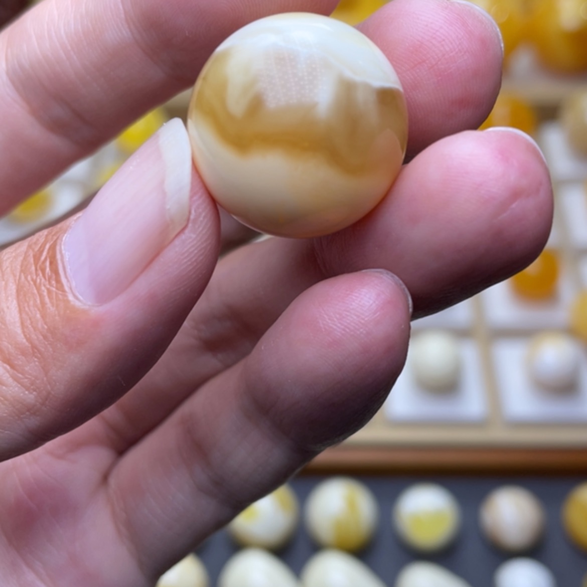 【闪购商品】琥珀裸石未镶嵌泡****心