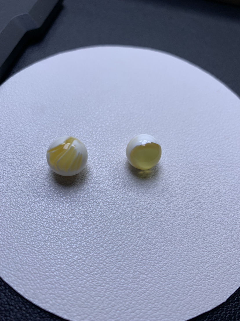 金瓷白溶洞蜜蜡圆珠