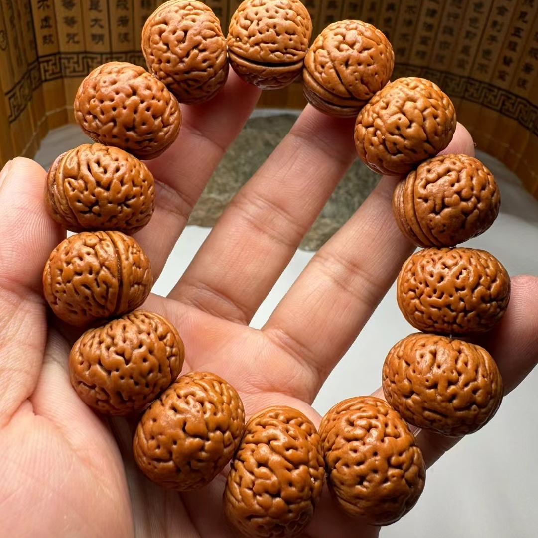 精品原皮桃核手串