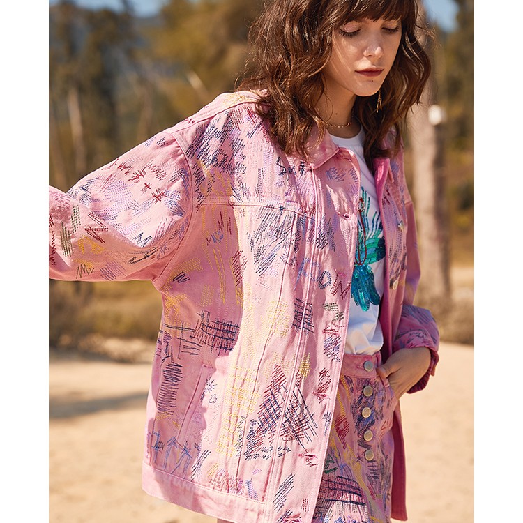 莲灿2024秋冬新翻领刺绣感宽松休闲百搭牛仔舒适外套女7120196003