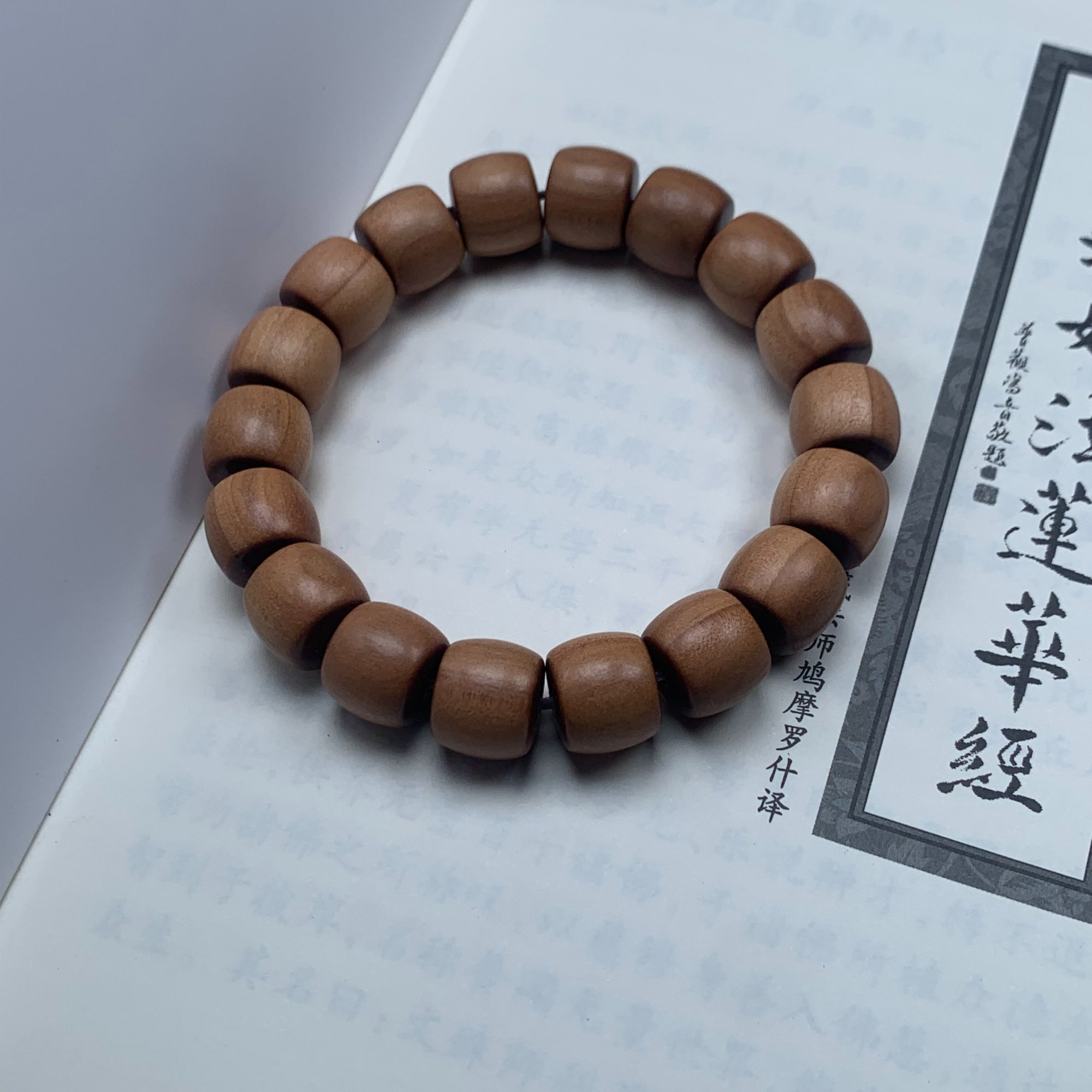 印度老山檀香1.1x1.2直切桶珠顺纹不沉奶香带药香18颗单圈手串