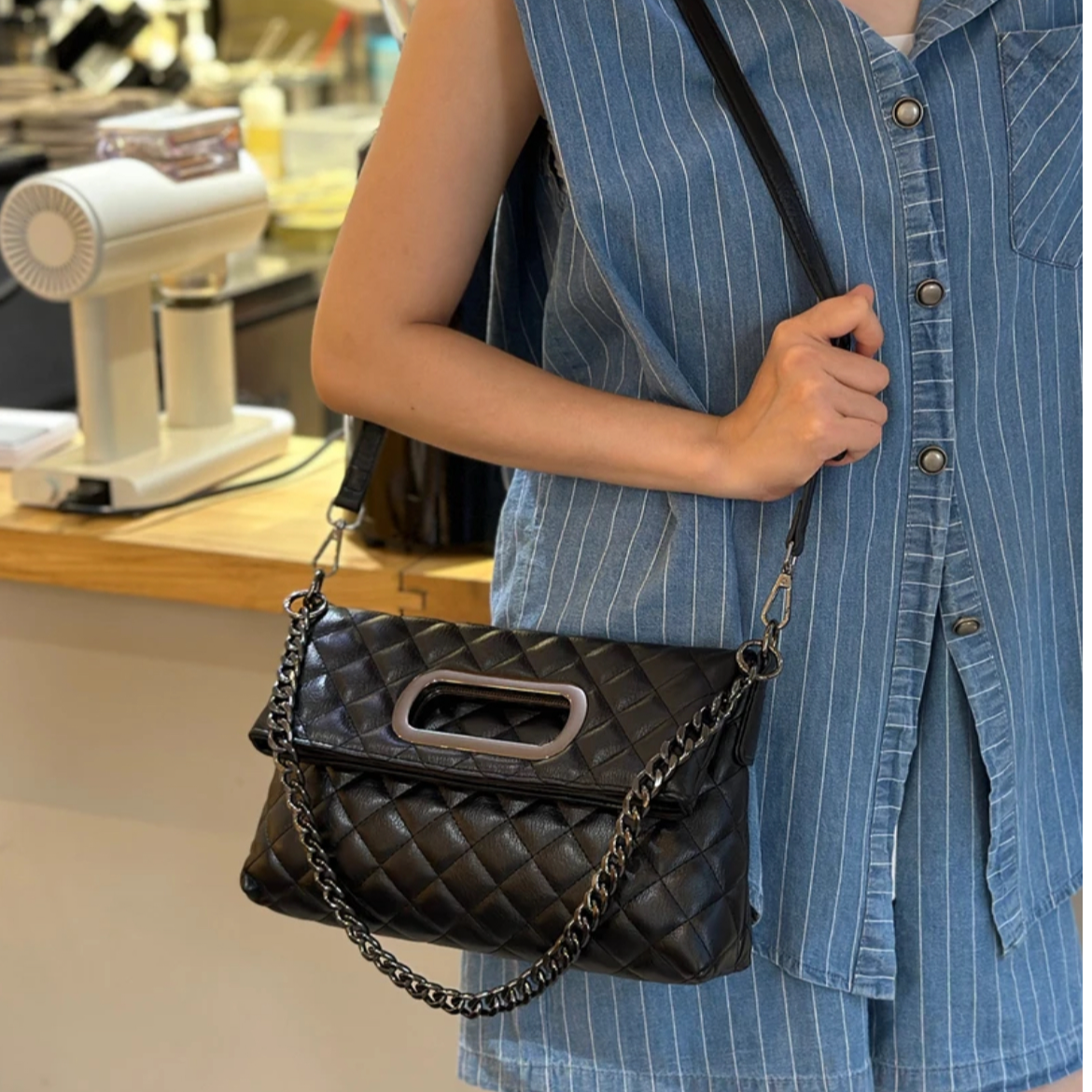 2025新款ins女士休闲链条黑色气质单肩包斜挎
