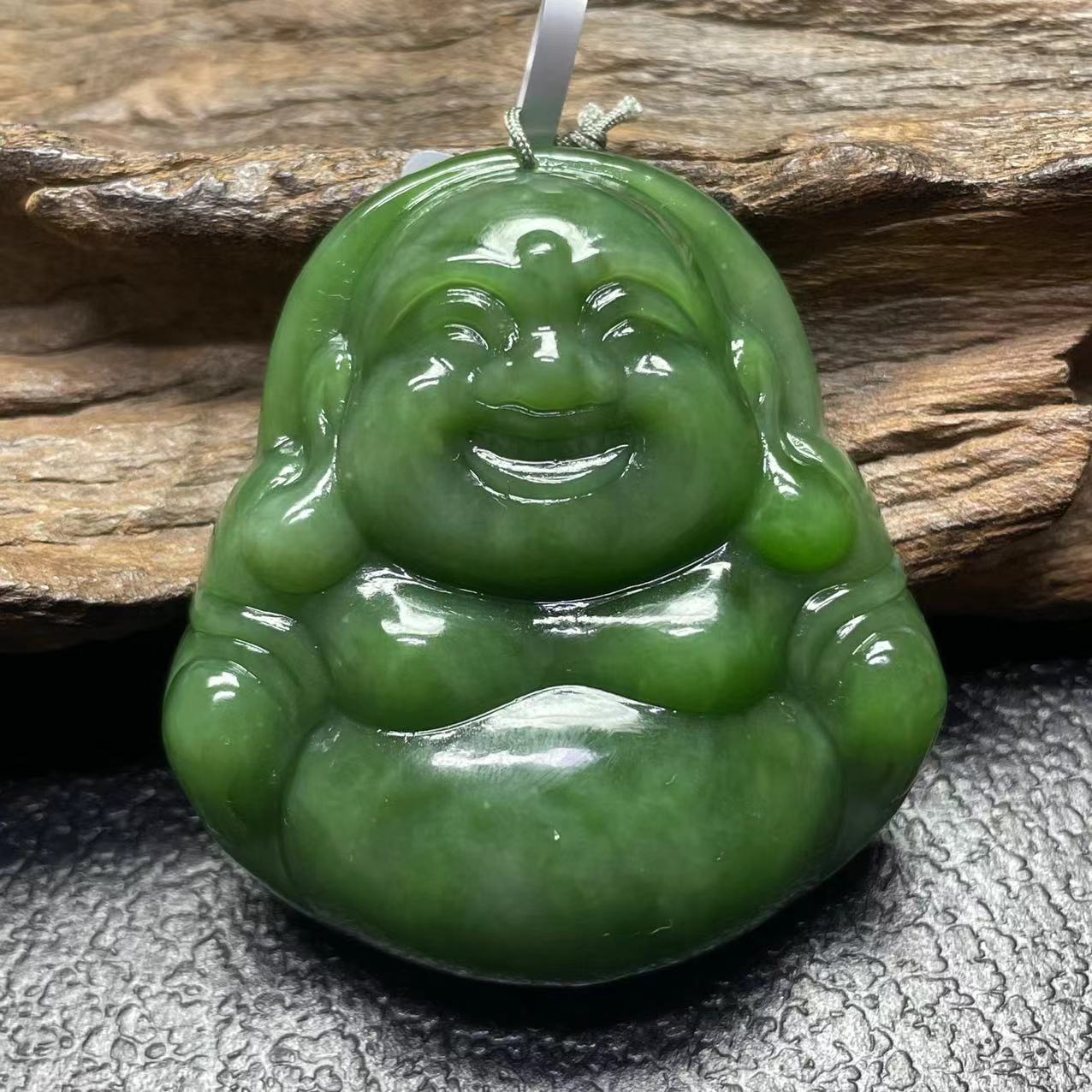 【迈越珠宝】天然和田玉碧玉吊坠阳绿色佛公吊坠精美精雕细琢吊坠