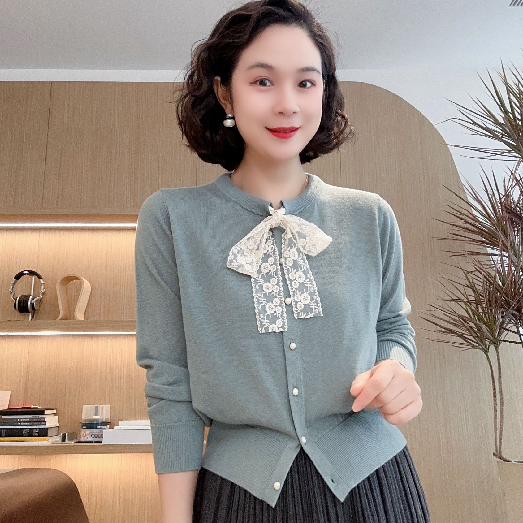 LVMU/吕木针织长袖圆领蕾丝飘带款开衫#DQ6055