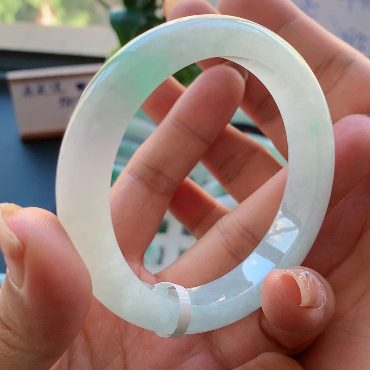 【闪购商品】翡翠手镯未镶嵌何***默