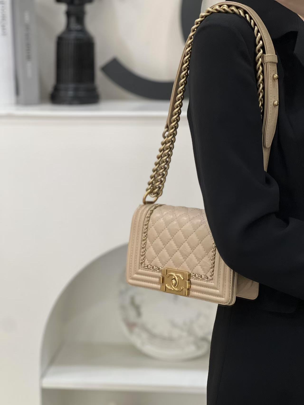 99新 Chanel/香奈儿 香奈儿leboy小号奶茶色金链款/公价无/优品