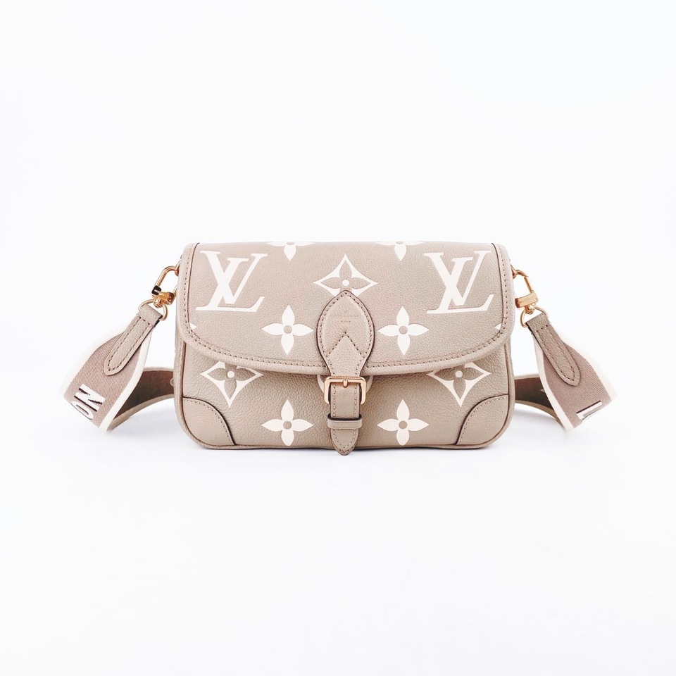 全新未使用 LouisVuitton/路易威登 大象灰法棍包单肩包 DB专属