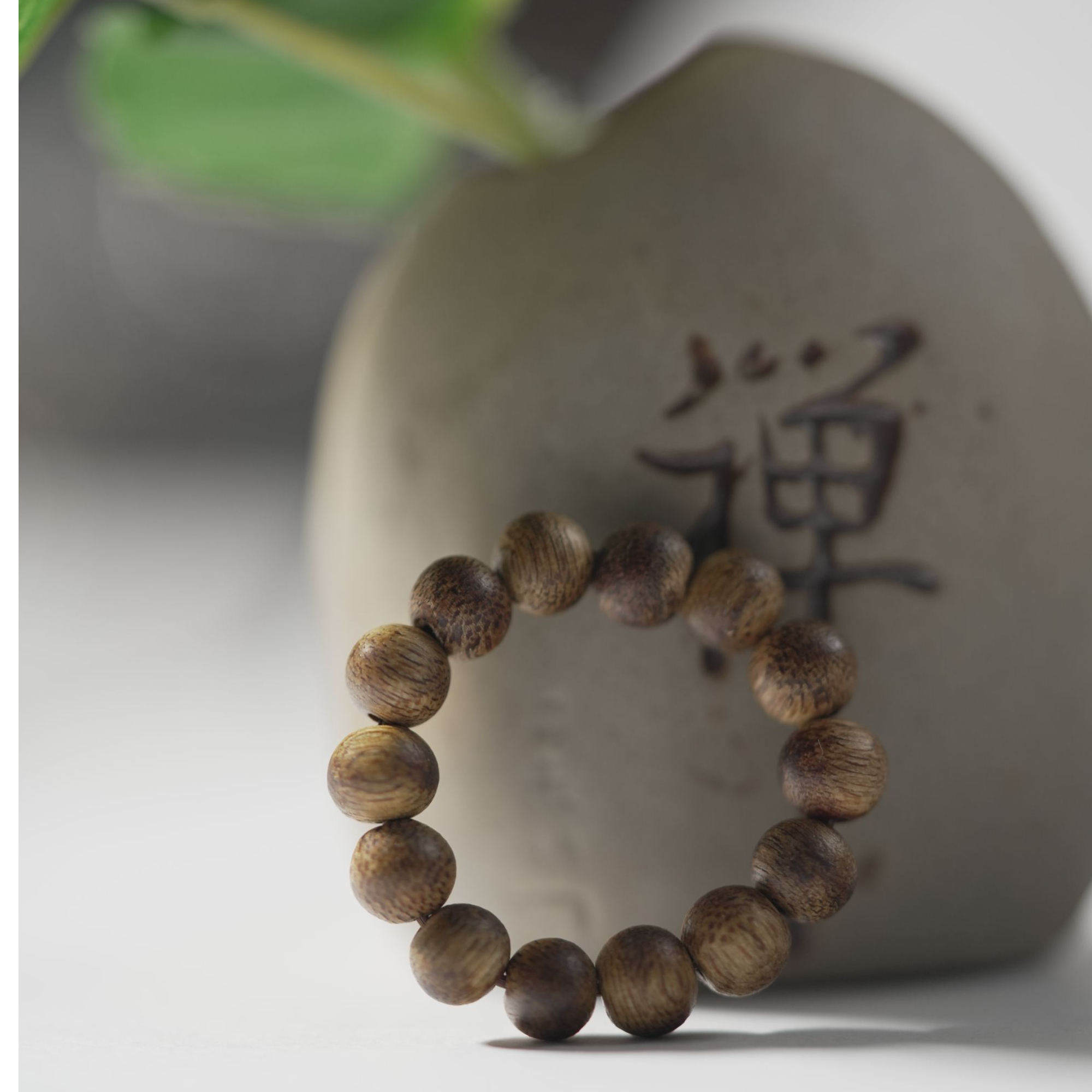 海南莺歌绿种植棋楠沉香戒指5mm（多样性发货）