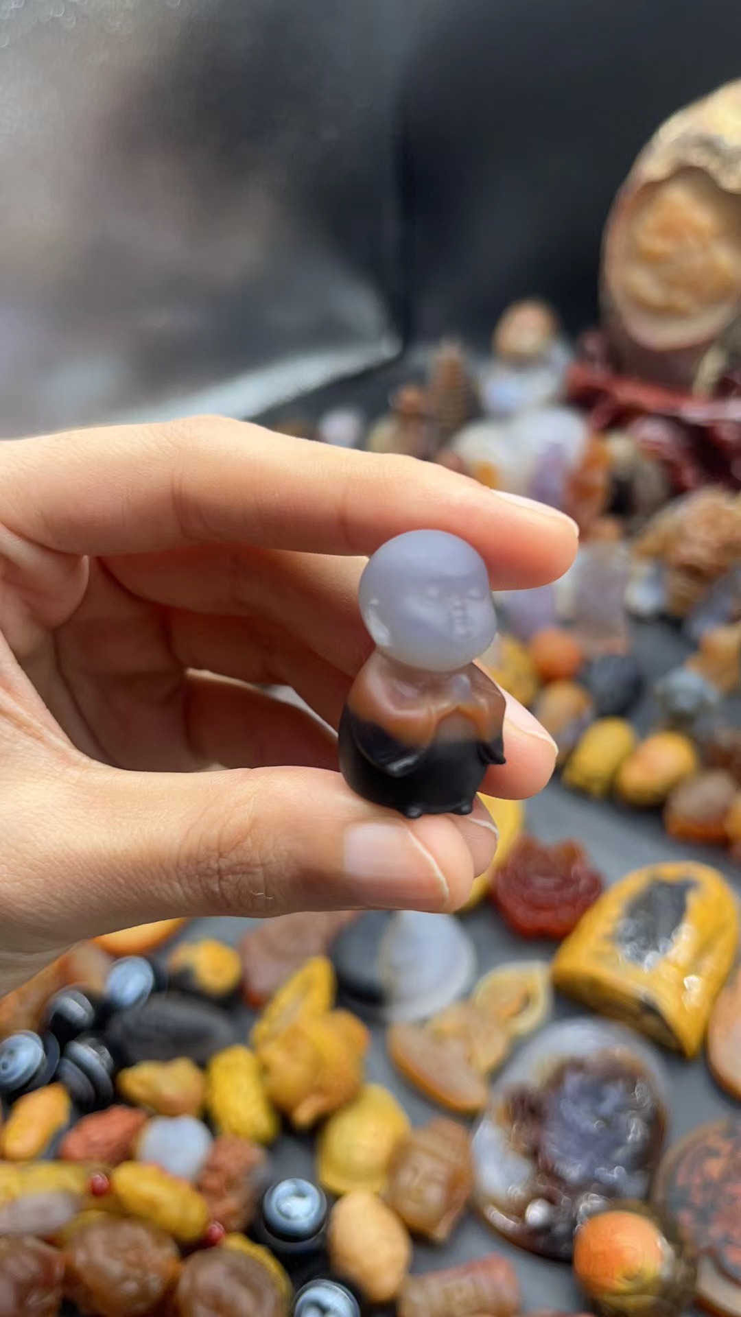 千禧玛瑙天然沙弥