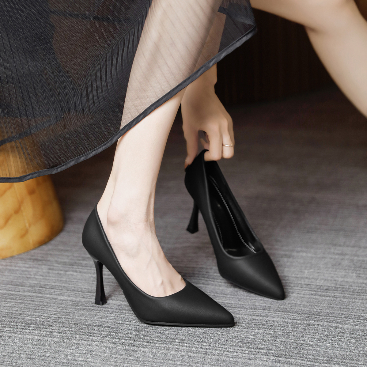 职业高跟鞋女2024春秋季新款细跟时尚欧美风正装通勤浅口工作鞋