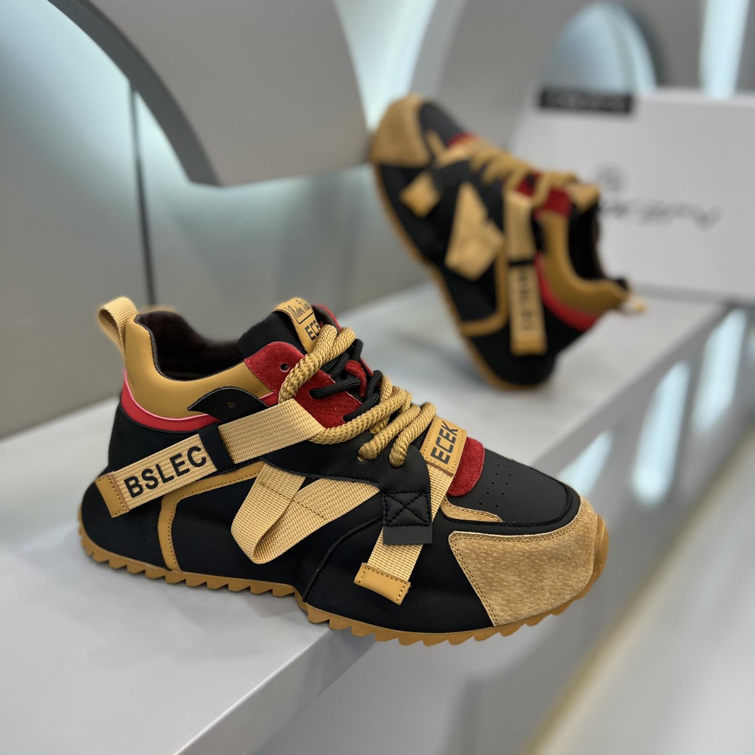 男鞋秋冬新款网红爆款男士休闲鞋包底增高冬季加绒棉鞋精神小伙鞋