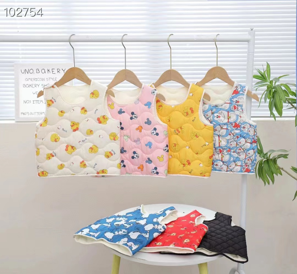 门店66~卡通印花儿童马甲可爱萌保暖侧开扣设计小童外穿暖背马甲
