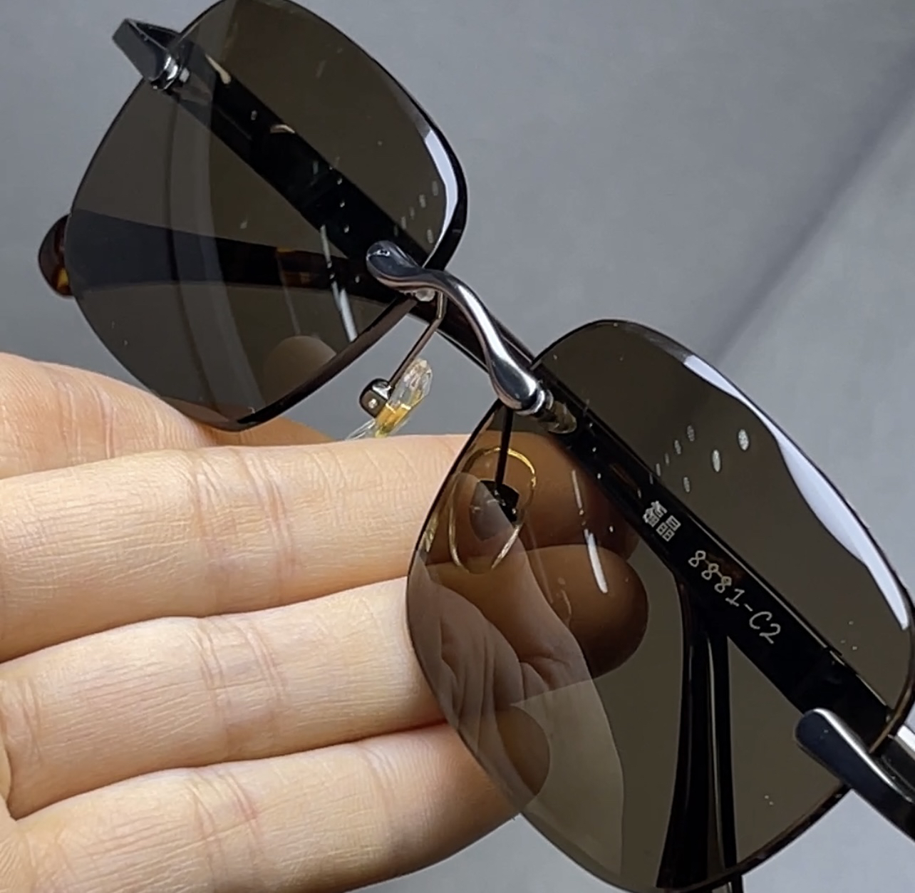 【保真天然】中茶色天然石头镜太阳镜（带棉纹）