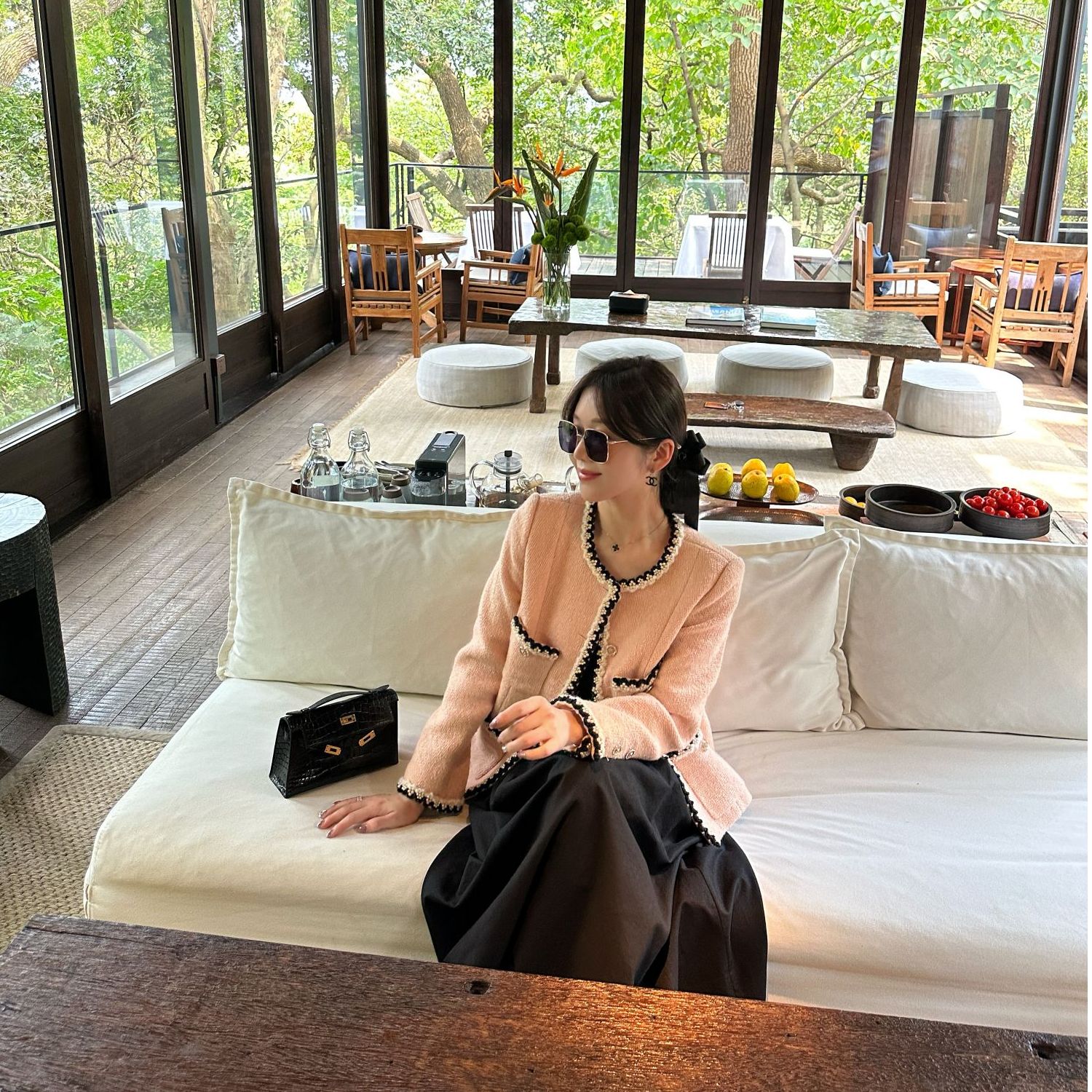  果酒微醺 黑白珍珠花边高端圆领单排扣上衣