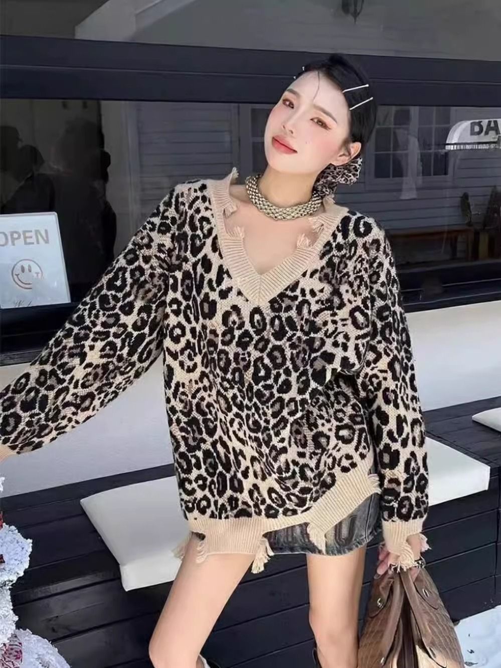 024新款冬款加厚豹纹V领毛衣韩版破洞中长款个性辣妹爆款网红时尚