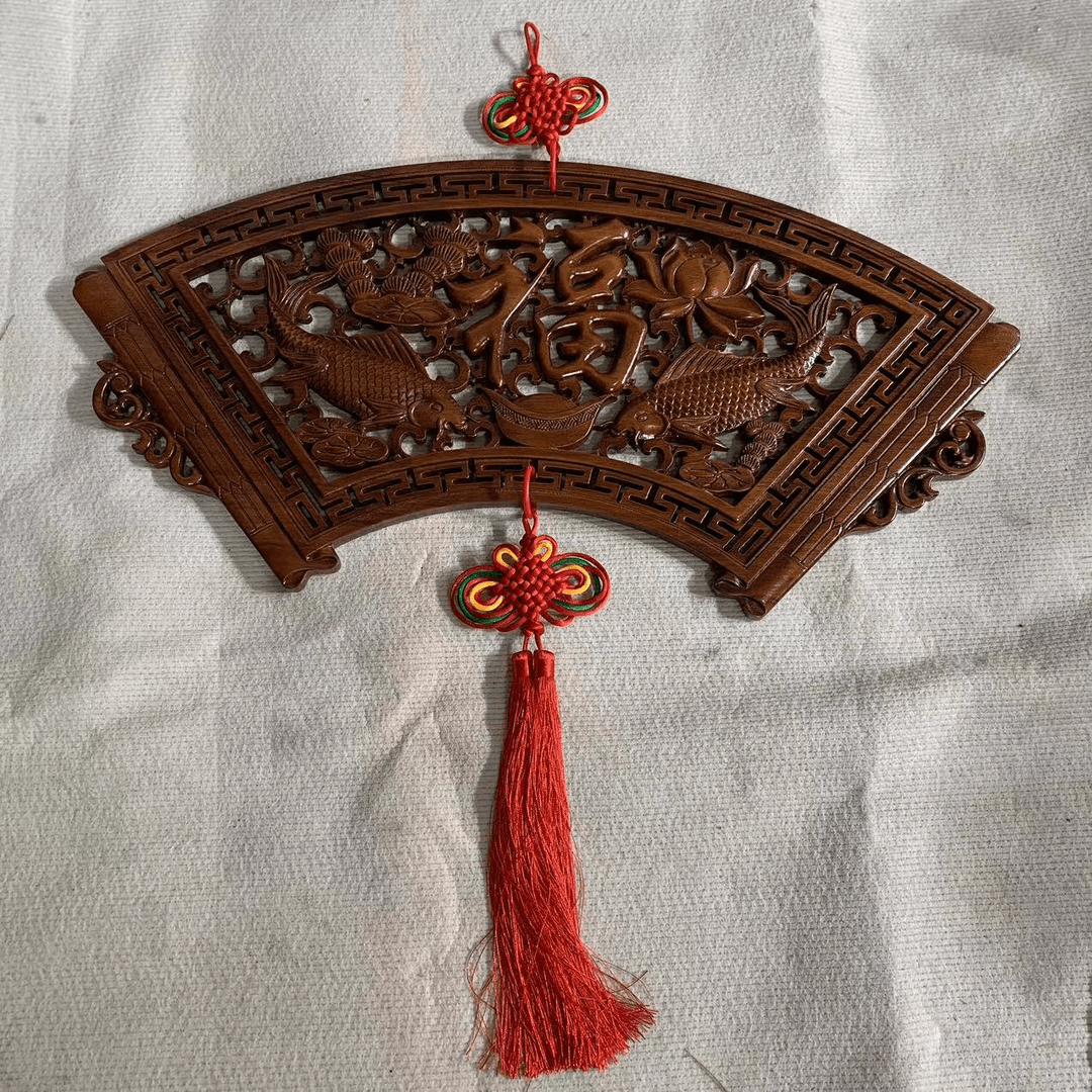 扇形设计80/40双鱼抱福挂件香樟木实木雕刻镂空电视机两边挂件