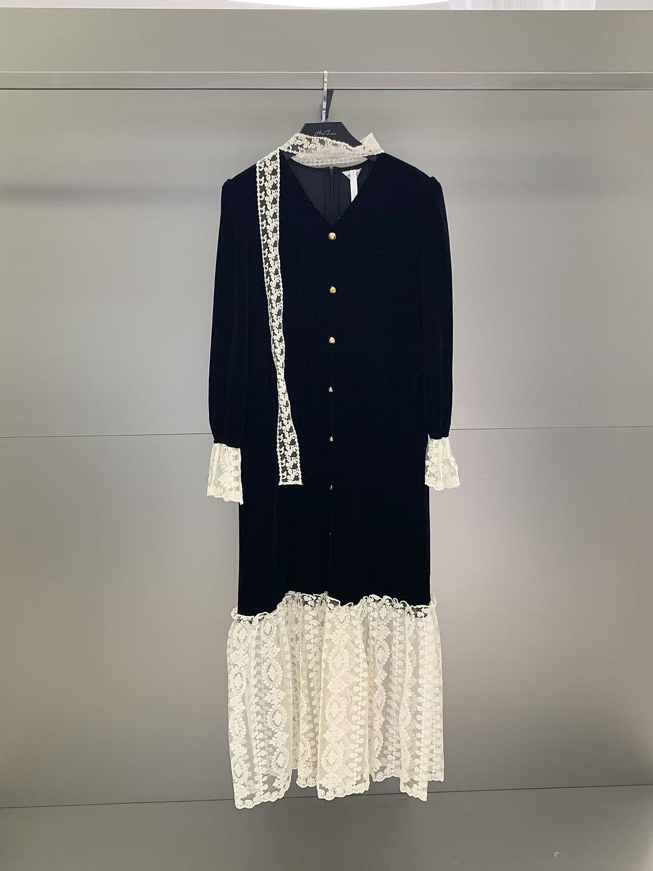 慧芝huizhi 优美舞姿 定制款重工丝绒拼接蕾丝收腰包臀鱼尾连衣裙