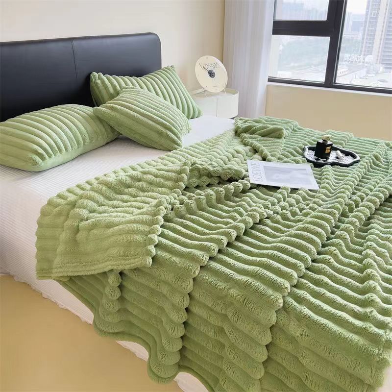 秋冬新款仿兔毛绒抽条沙发机洗盖毯办公室午睡披肩多功能空调被毯