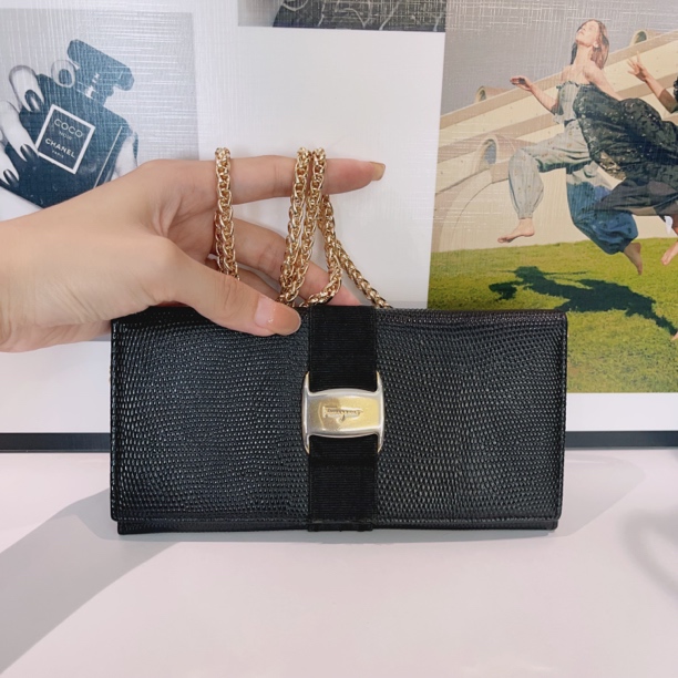 90新 FERRAGAMO/菲拉格慕 兔兔奢G专属/菲拉格慕钱包/230318003