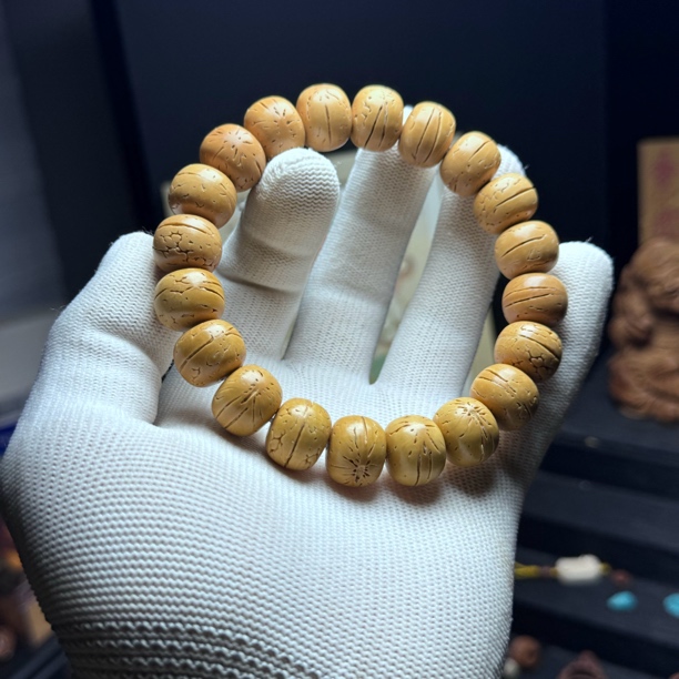 盘锦奶油皮老型横打手串，尺寸：15/12+