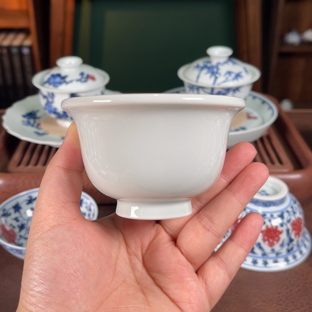 杯甜白釉大压手 100ml。