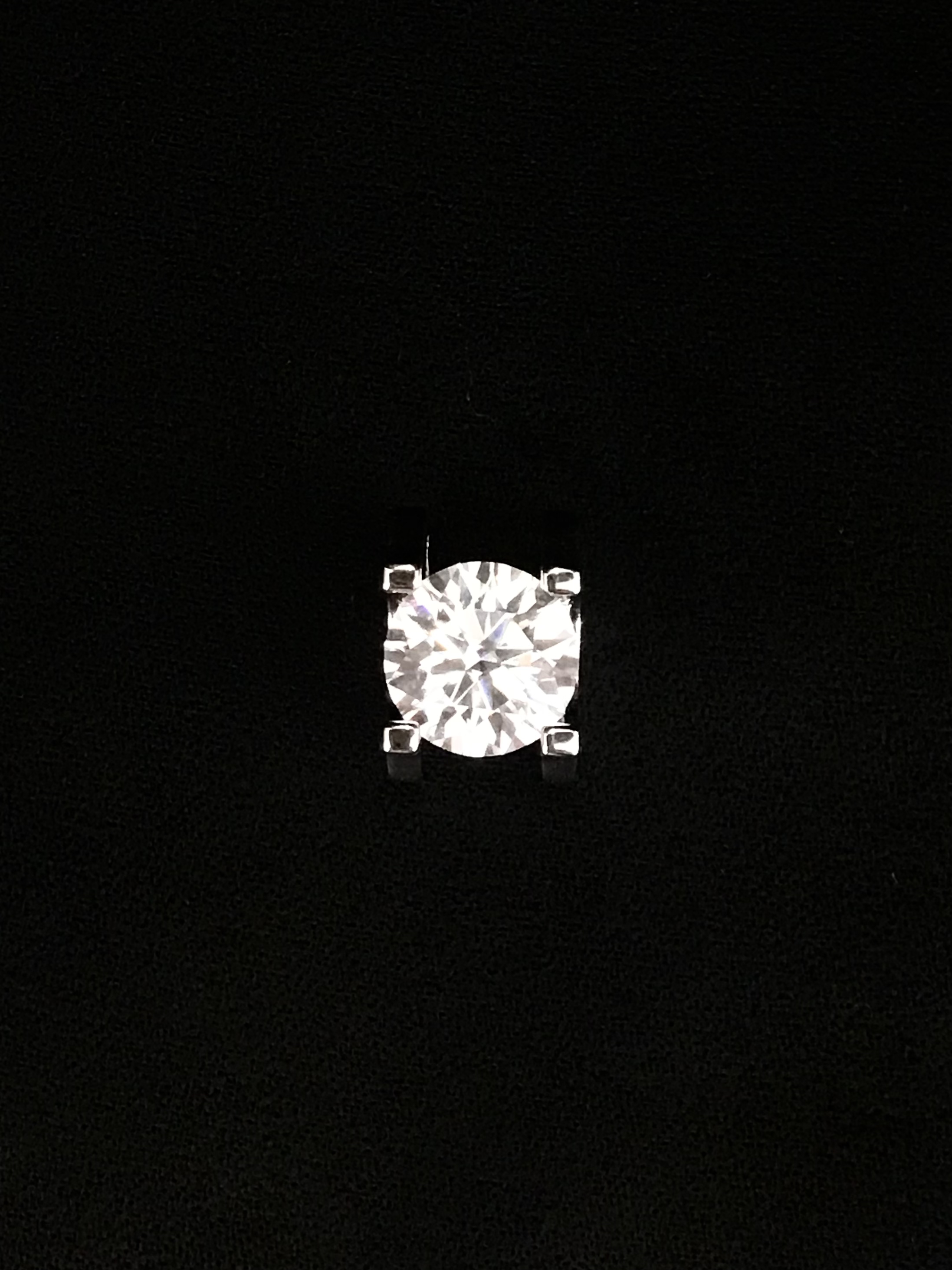 吊坠 斯里兰卡白色情人豪镶吊坠3ct    G48