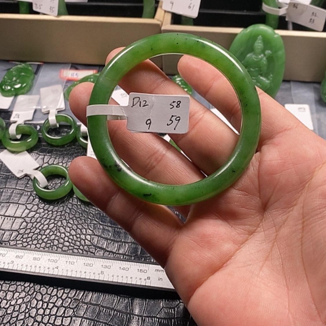 【闪购商品】和田玉（碧玉）手镯未镶嵌还*