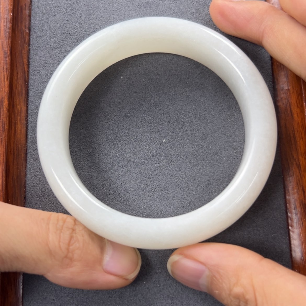 【闪购商品】和田玉手镯未镶嵌