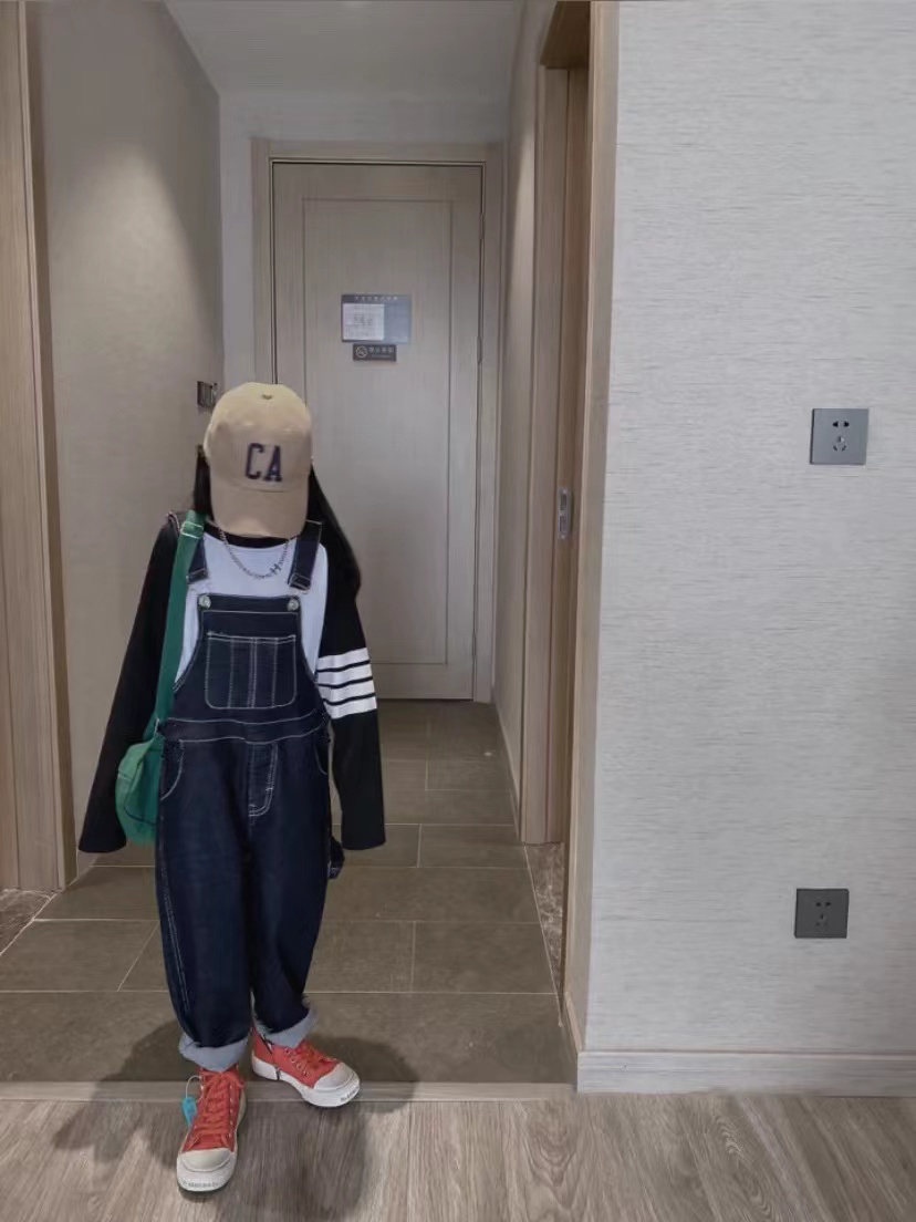 中大童牛仔背带套装