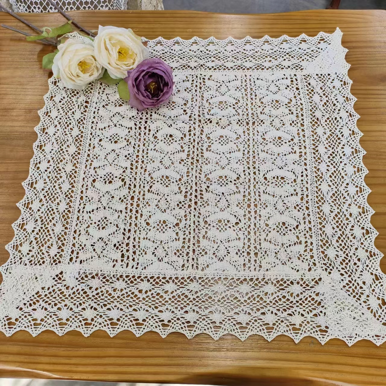 C204-1  机钩小花方盖巾60×60cm本色棉质 (1条)    