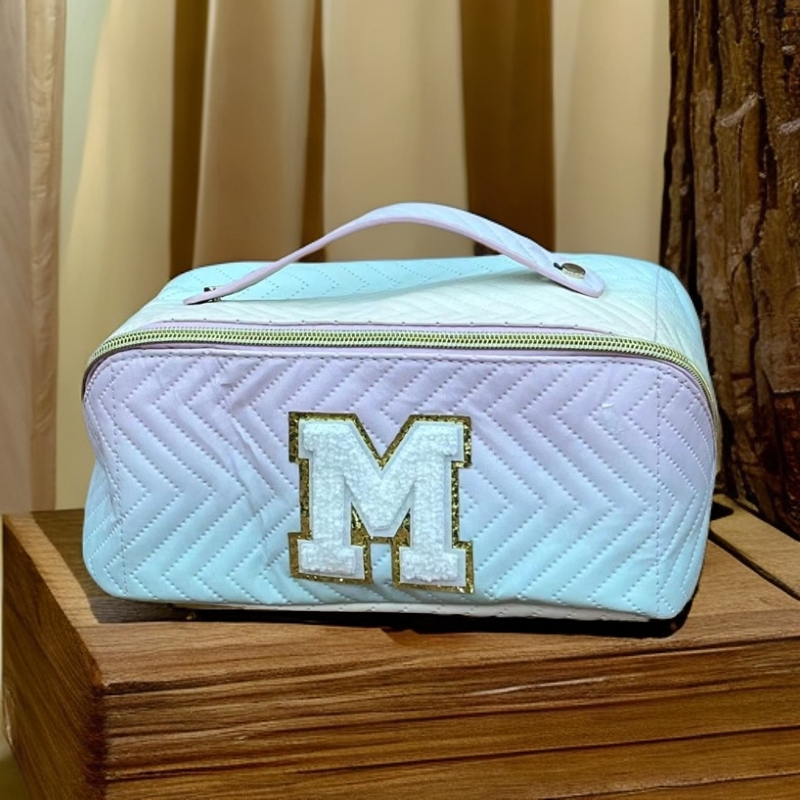 潮流便携运动女孩化妆包包