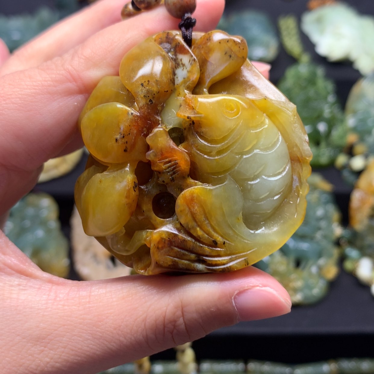 【闪购商品】蛇纹石玉颈饰未镶嵌芳****炳