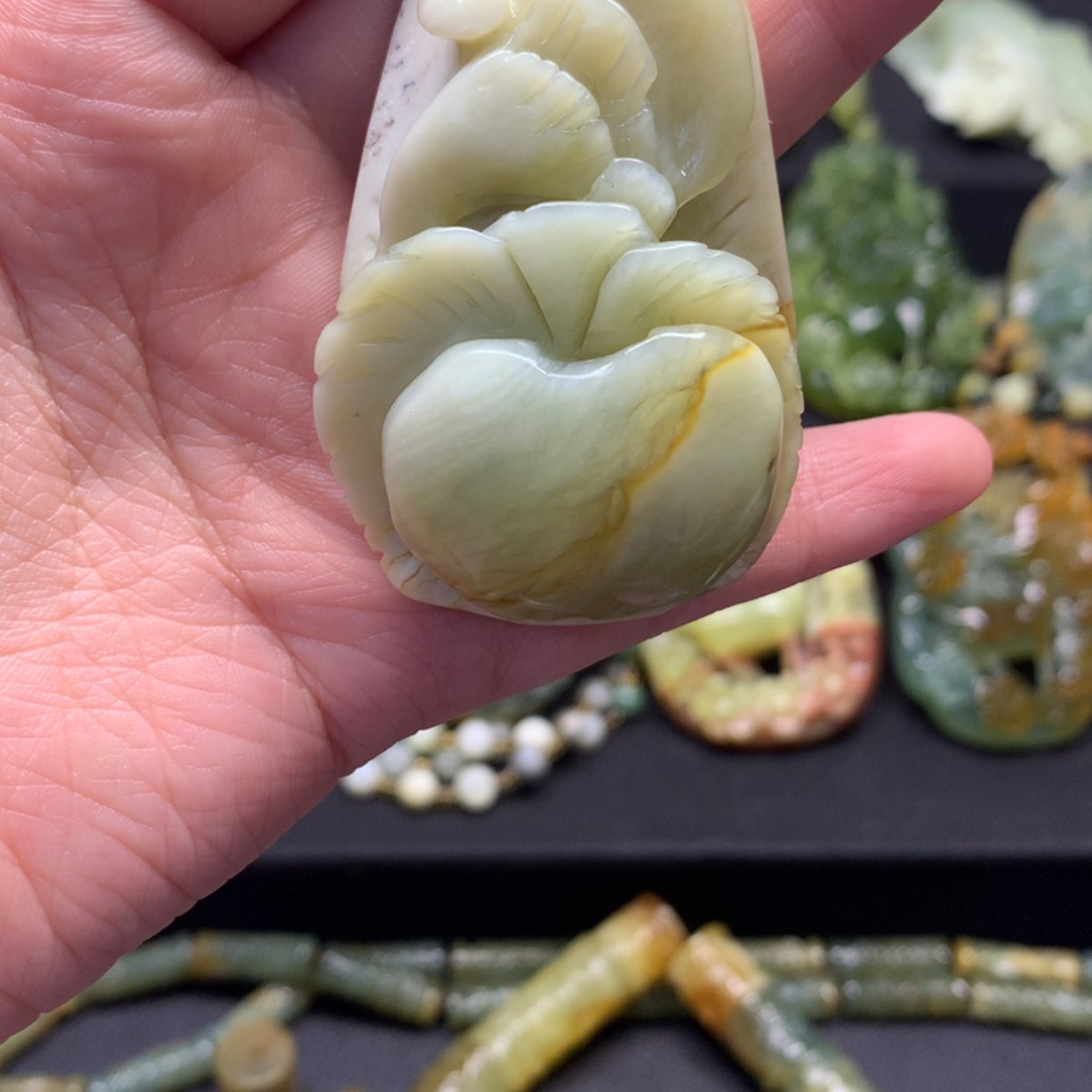 【闪购商品】蛇纹石玉颈饰未镶嵌