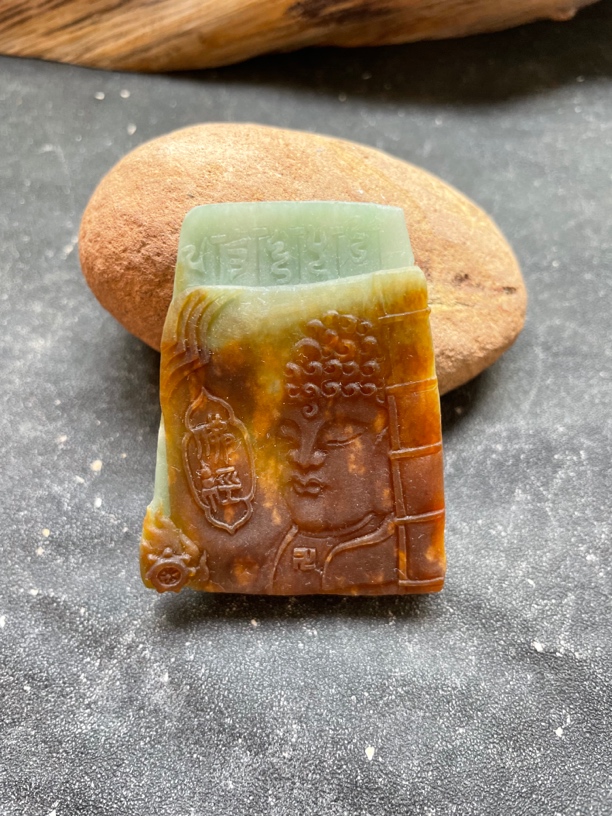 拾七翡翠天然缅甸A货翡翠糯化种红加蓝俏色佛牌挂件毛货抛光