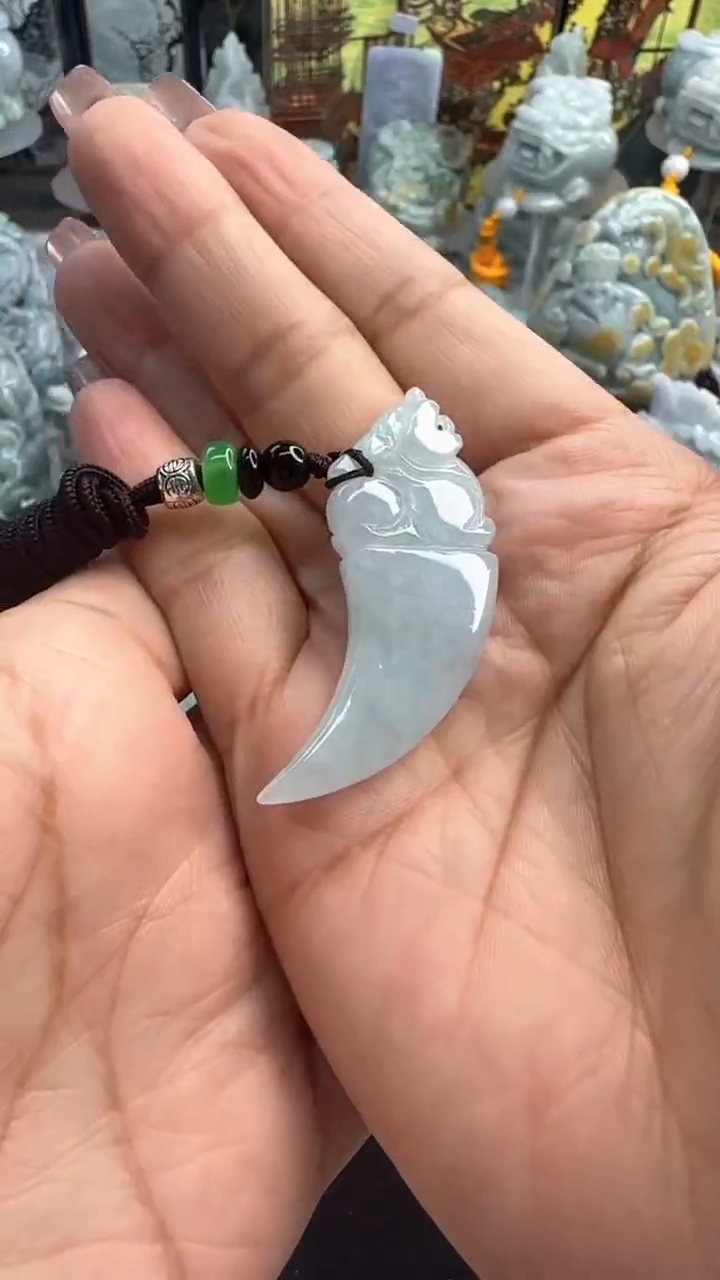 【闪购商品】翡翠颈饰未镶嵌龙勾