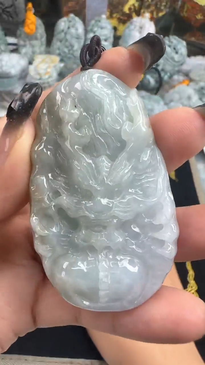 【闪购商品】翡翠颈饰未镶嵌大龙