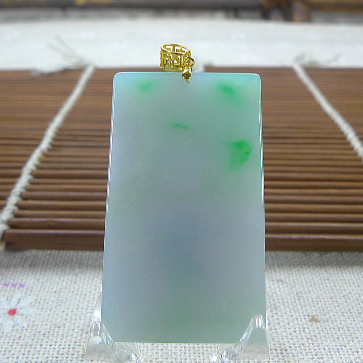 缅甸天然翡翠a货 老坑细腻飘阳绿平安无事牌吊坠镶18k金 